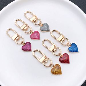 Lote de 6 Llaveros Metálicos en Forma de Corazón, Colgante Exquisito para Bolsos, Ideal para Mujeres y Niñas, Regalos para el Día de San Valentín - Product Image 1