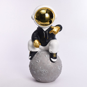 Oturma odası Nordic Led ışık reçine parti dekorasyon aksesuarı <span class=keywords><strong>Modern</strong></span> ev yaşam boyutu astronot heykel - Product Image 3