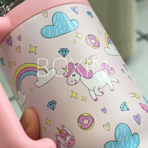 Mug isotherme en acier inoxydable Comobebe avec design de dessin animé, adapté aux enfants, et doté d'une poignée. - Product Image 6