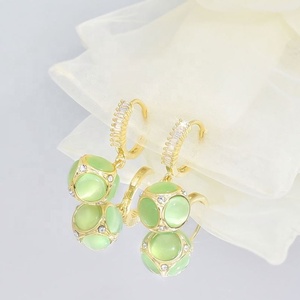Pendientes de Piedra Ojo de Gato de Moda para Mujer, Diseño de Nicho Pequeño, Accesorios de Joyería de Aleación Versátiles - Product Image 4