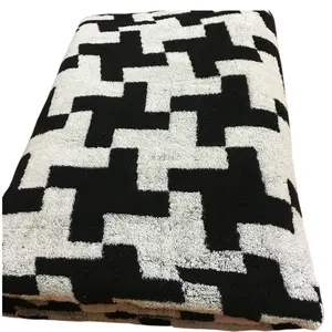 High quality woven beach towel jacquard knitted fabric custom logo luxury large white black bath towels