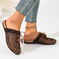 Sandal Wanita Model Fishnet Berongga Platform Datar dengan Detail Pita di Ujung, Hiasan Bunga Berhias Berlian Imitasi, Tanpa Tali, Model Slip-On, Gaya Boho
