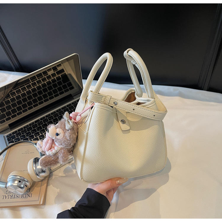 Off - white with pendant