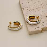 Nouveau à la mode 18K en acier inoxydable plaqué or boucles d'oreilles femmes blanc résine perle lisse boucles d'oreilles mode étanche bijoux E251784
