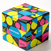 Boîte rigide deux pièces style Memphis ludique avec imprimé géométrique audacieux à blocs de couleur et logo personnalisé en relief – Coffret cadeau pour boutique de mode