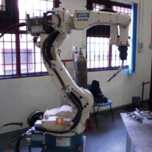 Bras de robot de soudage laser 6 axes OTC FD-B6L avec station de nettoyage de pistolet CNGBS, moteur et boîte de vitesses pour robot de soudage - Product Image 5