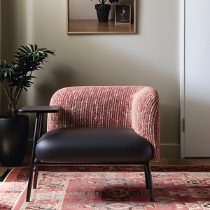 Fauteuil simple moderne en tissu rouge avec assise en cuir noir pour salon - Product Image 3