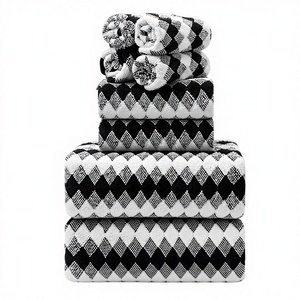 <span class=keywords><strong>Set</strong></span> di 8 <span class=keywords><strong>Asciugamani</strong></span> da Bagno in Microfibra con Motivo a Rombi Bianco e Nero, 2 <span class=keywords><strong>Asciugamani</strong></span> da Bagno Oversize, 2 <span class=keywords><strong>Asciugamani</strong></span> per le Mani, 4 - Product Image 1