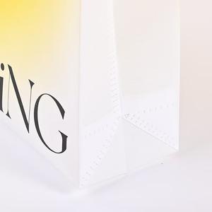 Usine de gros pas cher logo personnalisé non-tissé réutilisable épicerie fourre-tout sac à main dégradé style de vie sacs à vêtements - Product Image 4