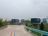 Construction de villas modulaires préfabriquées, hôtels, hôpitaux, centres de glamping à l'étranger, avec aménagement intérieur personnalisé en forme de capsule spatiale