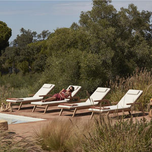 फॉशन लकड़ी के पूलसाइड लाउंज चेयर आधुनिक लक्जरी टेक लकड़ी आउटडोर होटल वाणिज्यिक सूर्य लाउंज फर्नीचर - Product Image 2