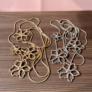Collar con Colgante de Flor, Cadena Larga de Aleación, Joyería de Fiesta para Mujer, Pieza de Moda - Product Image 5