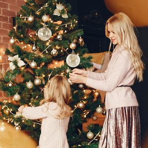 Adornos de Bolas de Cristal para Árbol de Navidad, Bolas Colgantes Grandes de Cristal Transparente con Diseño de Copos de Nieve para Decoración Navideña del Hogar - Product Image 6