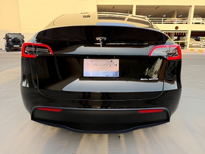Modelo Y Long Range AWD 2023 de Tesla - Product Image 2