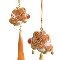 Pendentif porte-sachet brodé Butter Bear, portable et à suspendre, cadeau d'anniversaire créatif et mignon pour couple