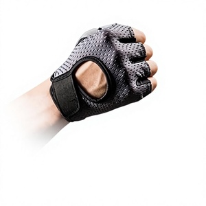 Gants de sport en vinyle respirants et légers à demi-doigts pour hommes - Emballage personnalisable pour la musculation - Product Image 1