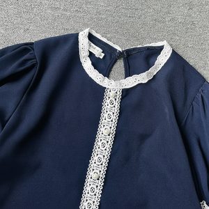 Blusa de gasa para mujer superventas Color sólido borla cuello en V cuello mandarín venta al por mayor OEM fábrica Tops proveedor ropa de verano - Product Image 1