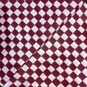 Tela de Algodón con Estampado Artesanal a Mano - Diseño a Cuadros Marrón y Blanco Crema, Teñido a Mano en Tono Marrón Oscuro y Crema - Product Image 1