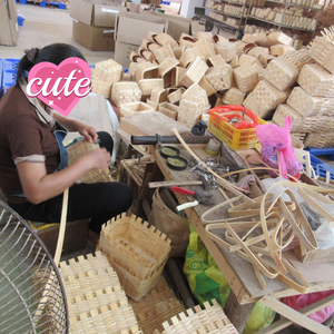 Cesta pequeña de madera natural para aperitivos con mango WT, cesta de regalo vacía, almacenamiento de cocina para el hogar, cesta decorativa de mimbre para <span class=keywords><strong>arreglo</strong></span> floral - Product Image 4