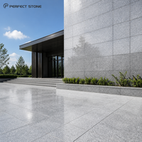 Dalle de granit gris fantaisie PerfectStone, pierre naturelle, granit haute densité pour projet de façade murale de bâtiment commercial