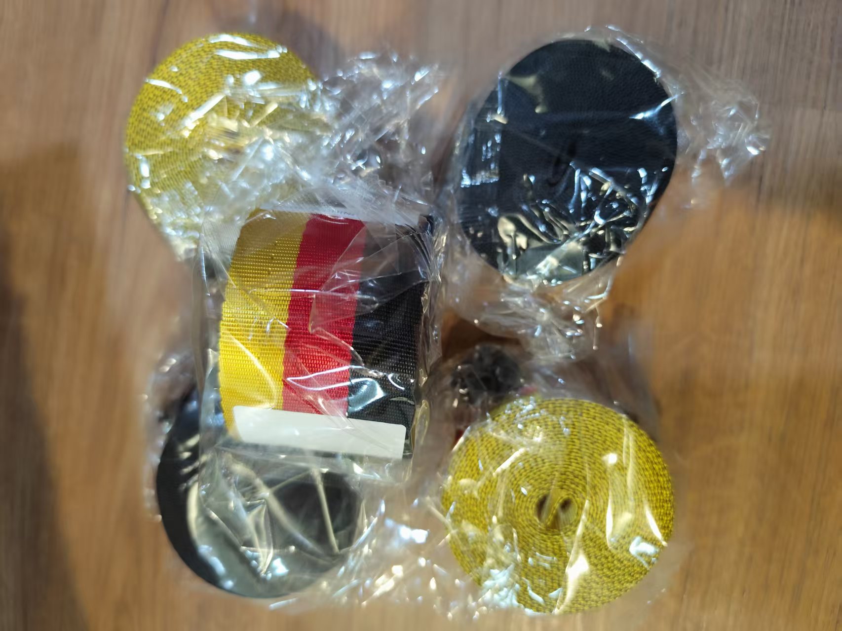 5 rouleaux de plusieurs couleurs