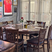 Ensemble table et chaises de bistrot de style américain rétro ; Ensemble de salle à manger en bois massif d'inspiration mid-century pour bar, pub, restaurant occidental