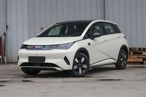 ACURA Dolphin 2024 Model Dynamic Edition Sedan Setir Kiri Ban R15 Sunroof Terawat Kondisi Baik Dijual - Product Image 2