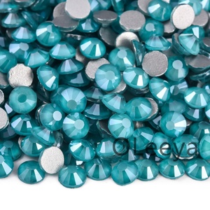 Strass en verre en gros pour l'art des ongles, strass à dos plat non thermocollants pour ongles et gobelets - Product Image 2