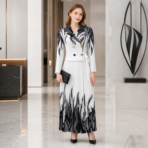 Abbigliamento Western da Donna, <span class=keywords><strong>Abito</strong></span> Lungo Stile Blazer a <span class=keywords><strong>Doppio</strong></span> <span class=keywords><strong>Petto</strong></span> con Stampa Artistica di Piume, Vestito Plissettato Miyake - Product Image 4