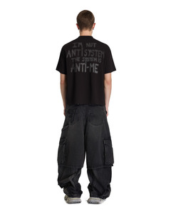 T-shirt Saboteur Boxy en coton premium à col rond et manches courtes avec motif de surface unique et structure de motif imprimé - Product Image 3