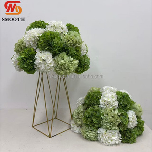 ดอกไฮเดรนเยียสีเขียวขาวขนาด 55 ซม. แบบเต็มพุ่ม  ดอกไม้ประดิษฐ์ทรงกลม  งานแฮนด์เมดสุดคลาสสิก สำหรับตกแต่งงานแต่งงาน - Product Image 1