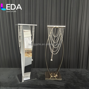 ชั้นวางดอกไม้โลหะตกแต่งโต๊ะสไตล์โมเดิร์น LEDA สีทองเงิน พร้อมกระจก สำหรับตกแต่งงานแต่งงาน - Product Image 2
