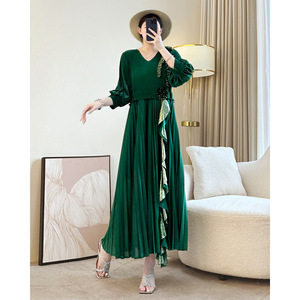 slim fit dress slacks Unique Vintage Black & Green Jack-O-Lantern Cutout Swing Dress