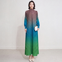 Robe longue plissée ombrée pour femme, col montant, manches longues bouffantes, plissé vertical, coupe trapèze, élégante et modeste, vente en gros