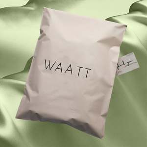 Sobres de Envío de Polietileno Desnudo de Alta Calidad, Tamaño Personalizado, Autosellables, Color Beige, para Envíos Urgentes - Product Image 1