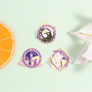 Ensemble d'épingles en émail magiques fantastiques, broche Tarot Corbeau et broche mystique pour la décoration de sac à dos - Product Image 1