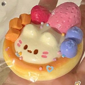 ของเล่นบีบ Xiaohongshu รูปสตรอว์เบอร์รี ไข่ทาร์ต แมวเหมียว ของเล่นบีบน้ำพลาสติก เนื้อครีม บรรเทาความเครียด - Product Image 4