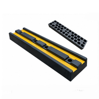 Bande de protection murale anti-collision Xinhong en caoutchouc jaune avec rayures réfléchissantes et profil en nid d'abeille pour colonnes de rangement