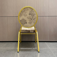 Chaises de salle à manger pliantes en fer à dossier rond, style minimaliste moderne, avec motifs ornés et dossier rembourré doux, pour hôtels, mariages, halls d'entrée