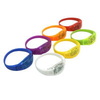 Bracelet LED étanche en silicone, clignotant et activé par le son, avec logo et couleur personnalisés pour événements promotionnels (vente en gros)