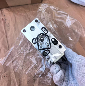 Contrôleur hydraulique série MCV MCV110A1017 MCV116A3204 MCV110A1058 MCV116F3118 MCV116A3203 - Product Image 1