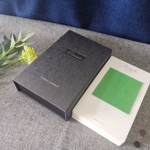 Livre d'échantillons de tissus en carton vierge en stock |   Ensemble complet pour petits commerçants de tissus - Boîte-livre avec reliure vernie - Product Image 2