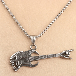 Colgante de guitarra con forma de calavera, collar unisex de acero inoxidable, estilo rock punk, regalo, joyería - Product Image 1