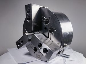 Yjmt 3P-08 4 đến 15 inch 3-<span class=keywords><strong>Jaws</strong></span> Wedge loại không thông qua lỗ điện Chuck lặp lại định vị 0.01mm CNC máy tiện cho kim loại - Product Image 2