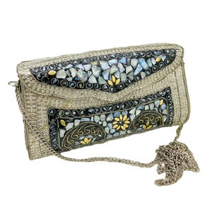 Embrague de mosaico de metal nupcial de diseñador exquisitamente hecho a mano hecho en La India, una opción elegante para damas en fiestas nocturnas - Product Image 1