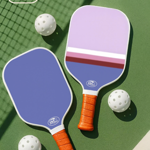 Raqueta de pickleball de fibra de vidrio premium. Una raqueta diseñada para mayor precisión y mejor juego en cualquier cancha. - Product Image 2