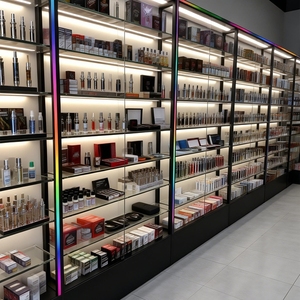 Vitrina a Medida para Exhibición de Productos, con Vidrio Templado, Iluminación LED de Color en la Base, para Tiendas de Artículos para Fumadores - Product Image 3