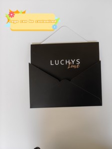 Sobre de Papel Negro con Logotipo Personalizado en Relieve para Empaque de Tarjetas - Product Image 4