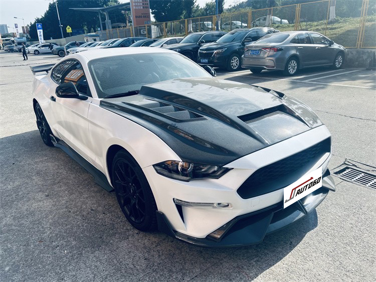 本物の鍛造カーボンファイバー製フロントバンパーボンネットエンジン