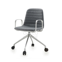 Solution d'assise pour hôpital médical accoudoir pivotant pour visiteur à dossier moyen rembourré petite salle de conférence tâche chaise de bureau médical